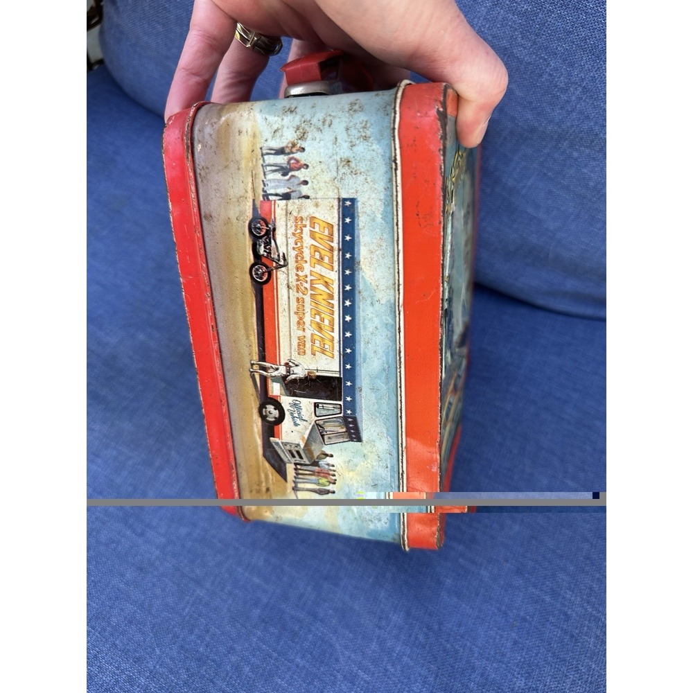 Vintage Evil Knievel 1974 Lunchbox WITH THERMOS - Picture 2 of 15